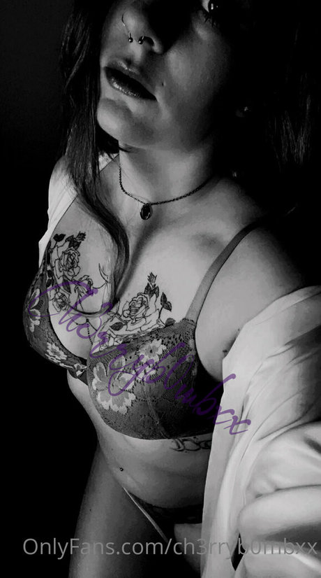 ch3rryb0mbxx pornstar xxx images