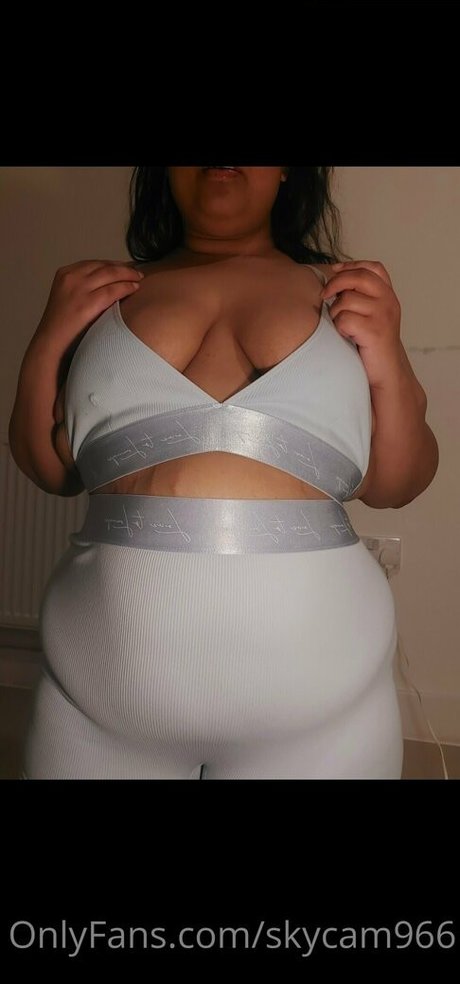 skycam966 star nude image