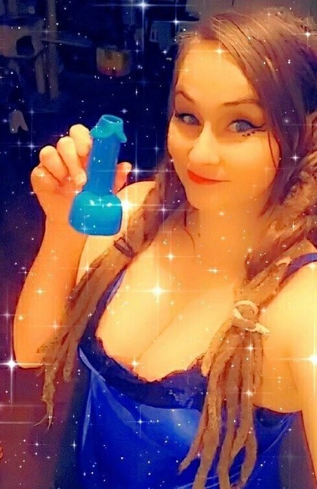 headyh00per nudes model image