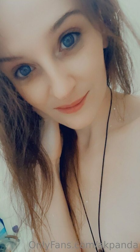 akpanda hd model photo