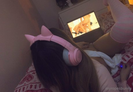 pregnant threesome onlyfans pornographic image