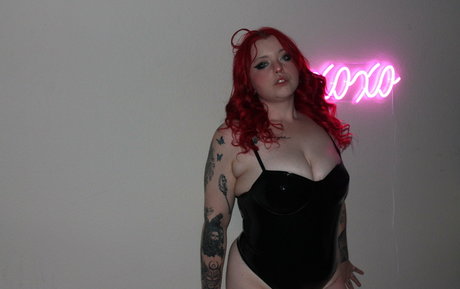 naughtykittxn model xxx img