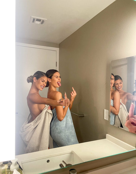 cacitwins star high quality images