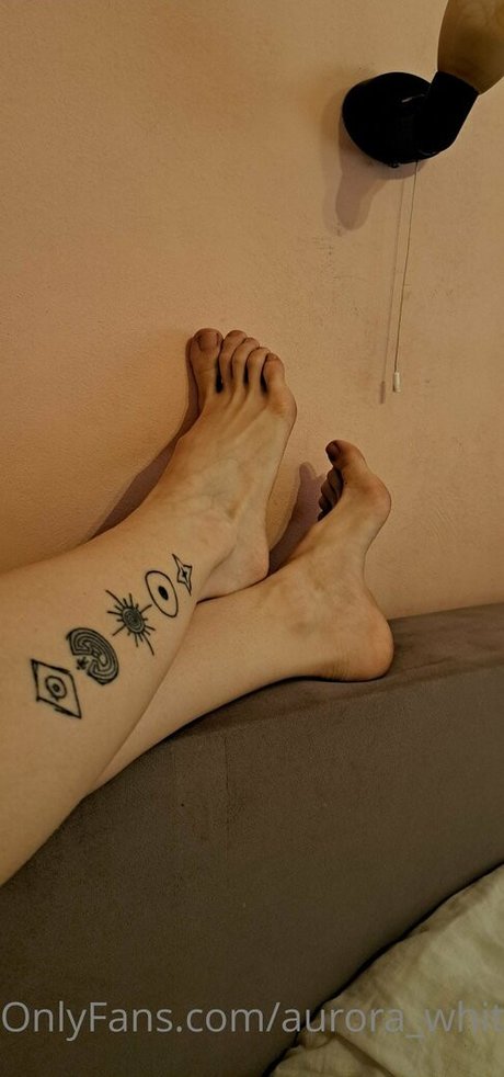 aurora whitewhale actress pictures