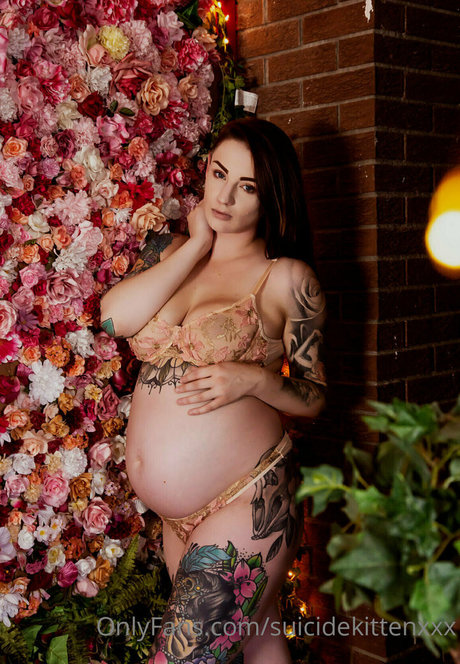 suicidekittenxxx adult star picture