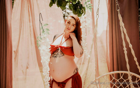 suicidekittenxxx erotic model images