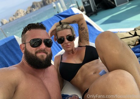 foxxxlifefree model hot pics