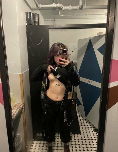 virginitysmiles top model galleries