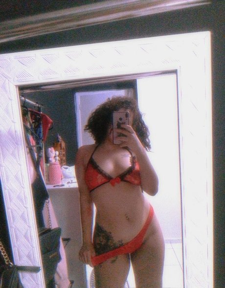 Isa Ferraz sex pornstar image