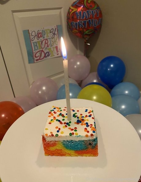 roseredwood art model photos