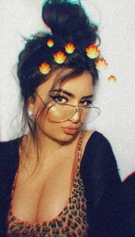 zaazaarina erotic actress pics