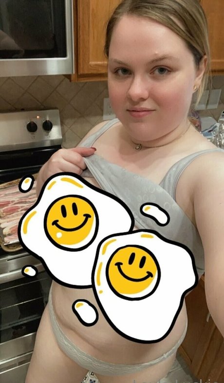 laylaluckie24 sexy actress photo