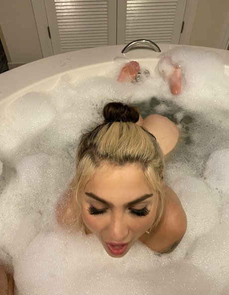 mirror selfie onlyfans free xxx pic