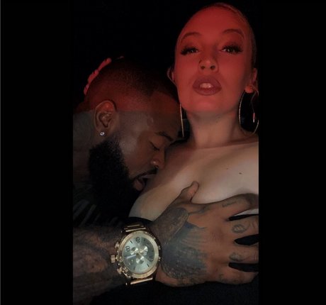 moderndaymonroee nudes star pictures