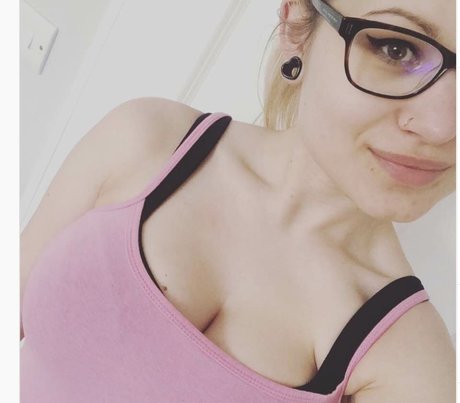 Honey And Sulphur pornstar free image