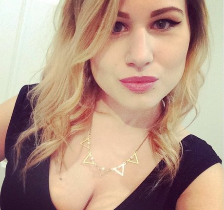 Honey And Sulphur high quality pornstar pictures