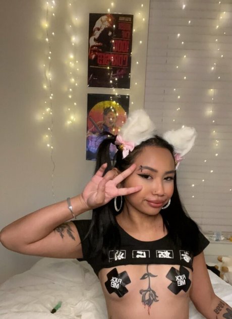 Cherrymve nude pornstar photo