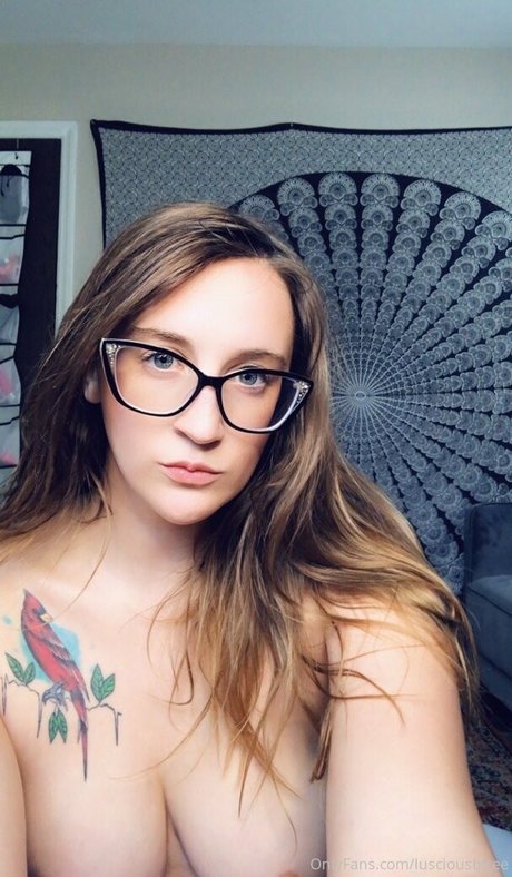 rosalinafree model free pictures