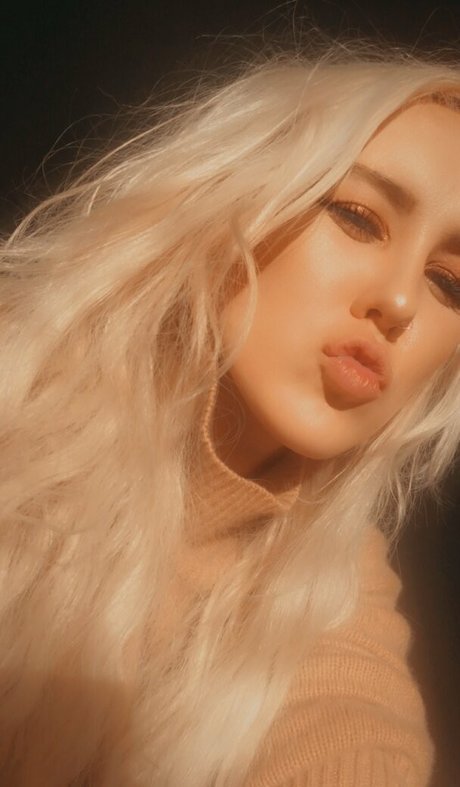 annanicolefree model exclusive archive