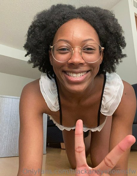 blackandyellownsfw star hd image