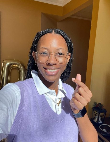 blackandyellownsfw high quality model photo