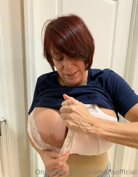 lunamonsofficial perfect pornstar picture