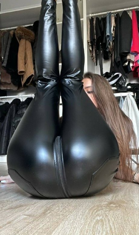 Anitaflexi model art pics