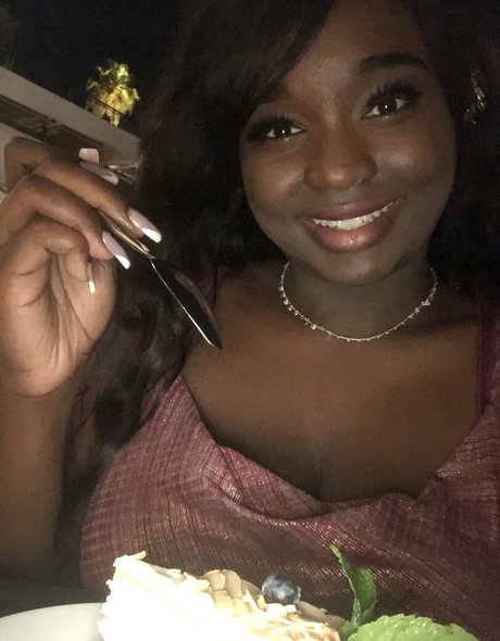 amateur mom onlyfans porn pic