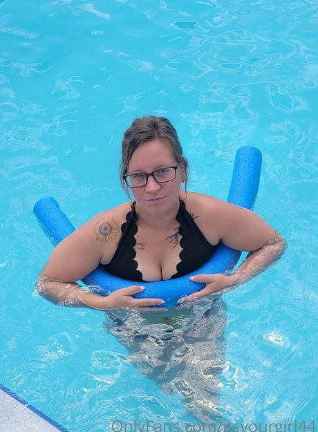 itsyourgirl44 hot actress photo