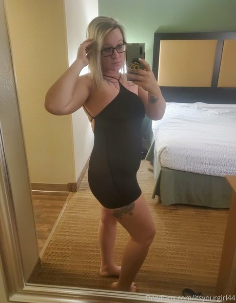itsyourgirl44 pornstar sex pics