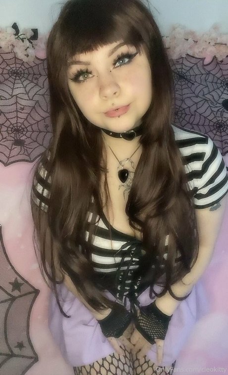 Lilpocketcleo star pornographic photos