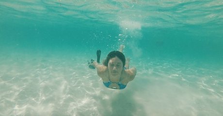 Thesponlyghost model hot image