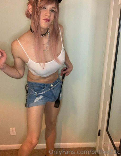 britlee21c model nude gallery