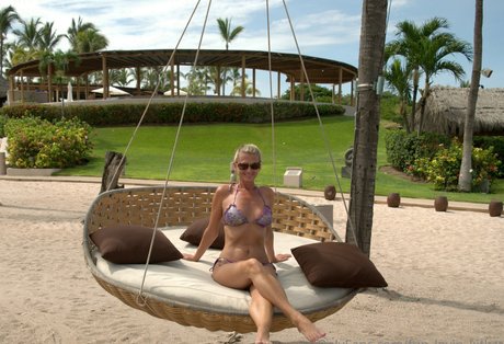 fun lovin kitkat model pornographic images