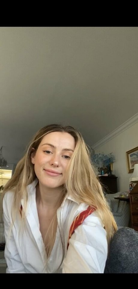 carolinecalloway model nice photo