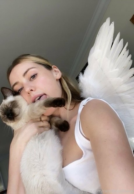 carolinecalloway model erotic photos