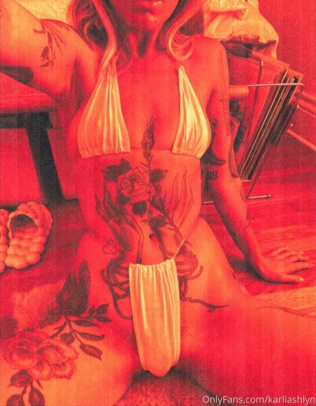 simpwhisperer model sexy images