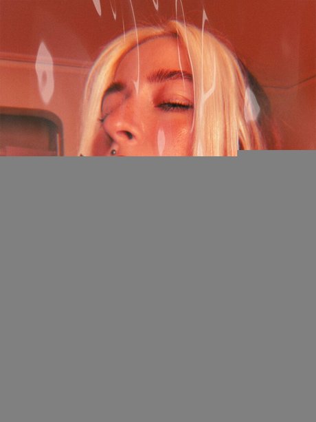 simpwhisperer nude star picture