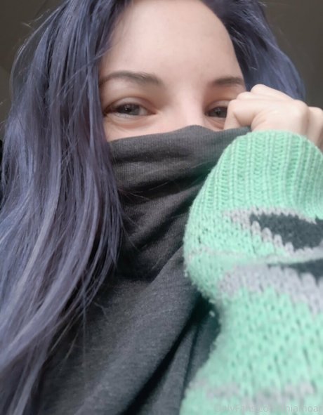 miamoar model nude photos