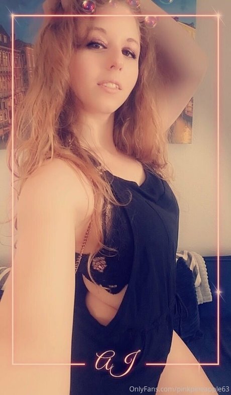 pinkpineapple63 nudes model galleries