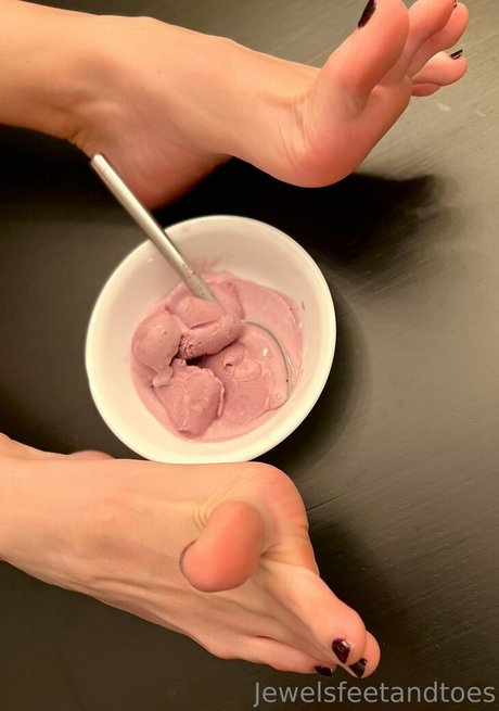 jewelsfeetandtoes nudes model pics