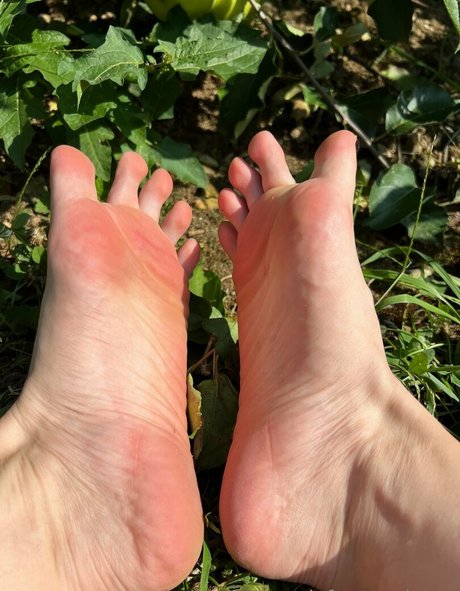 jewelsfeetandtoes pornstar erotic photo