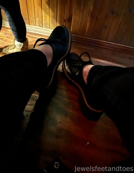 jewelsfeetandtoes star nude pic