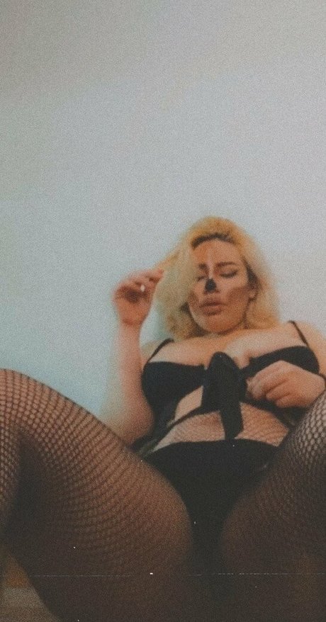 kmenotti pornographic actress images