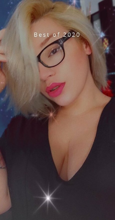 kmenotti model porn pic