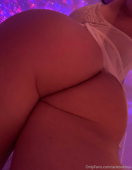 Matrixmika hot model photo