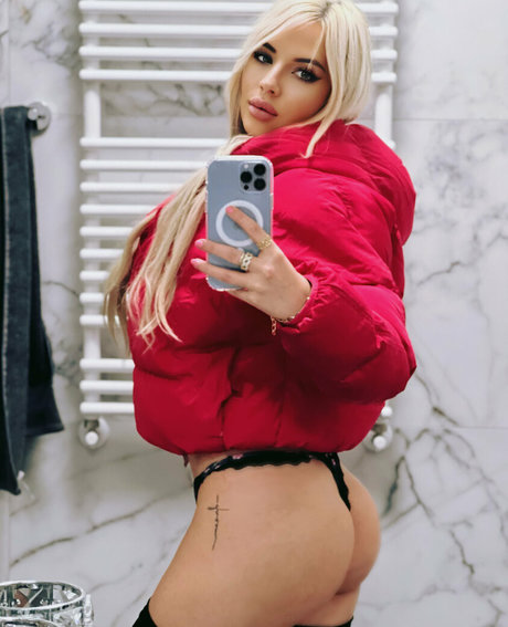 blonde tits onlyfans erotic pic