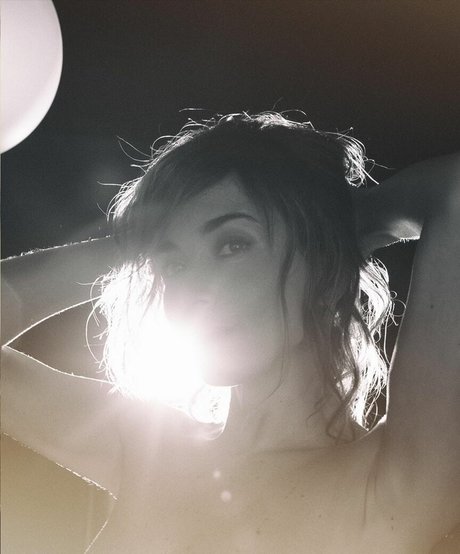 Majida Issa star free pictures