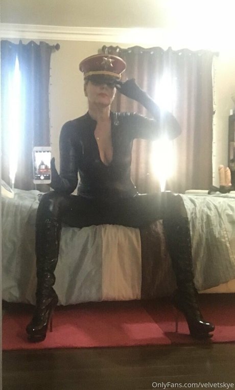 shemale fucks girl onlyfans hot img