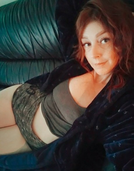 FlowersAndScars star nude archive